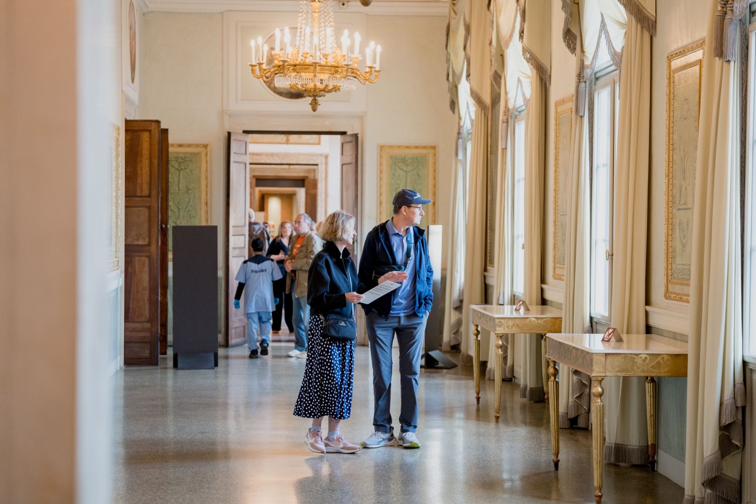 Persone all'ingresso del Museo Correr